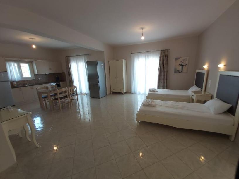 Konstantinos Apartments Ammoudia Exterior foto
