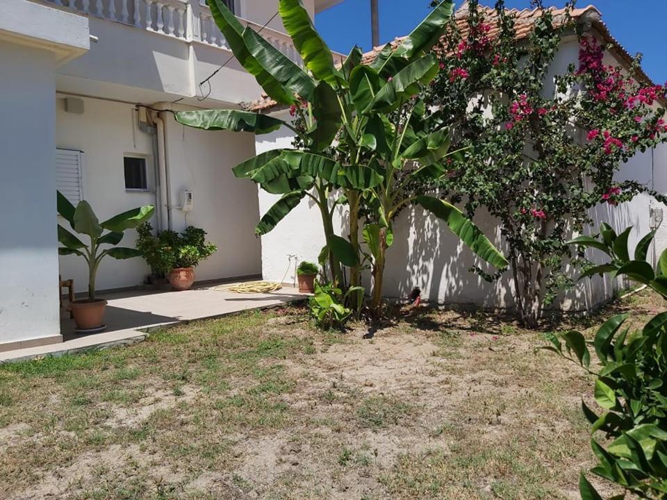 Konstantinos Apartments Ammoudia Exterior foto